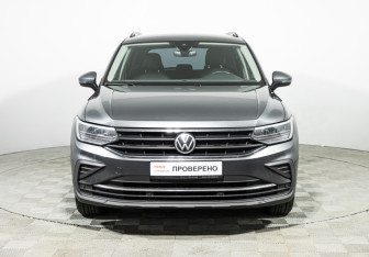 Подержанный автомобиль Volkswagen Tiguan 2022 года (2 фото)