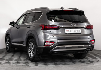 Подержанный автомобиль Hyundai Santa Fe 2019 года (7 фото)