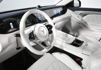 Подержанный автомобиль Voyah Free 2025 года (9 фото)