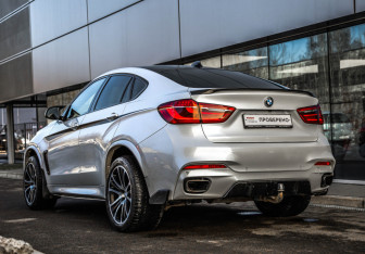 Подержанный автомобиль BMW X6 2019 года (7 фото)