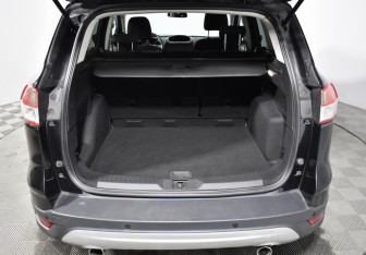 Подержанный автомобиль Ford Kuga 2014 года (20 фото)