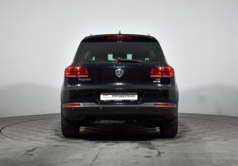 Подержанный автомобиль Volkswagen Tiguan 2016 года (6 фото)