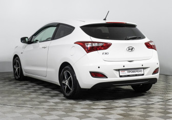 Подержанный автомобиль Hyundai i30 Hatchback 2013 года (7 фото)