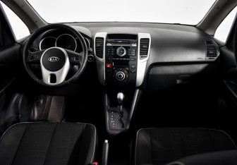 Подержанный автомобиль Kia Venga 2011 года (13 фото)