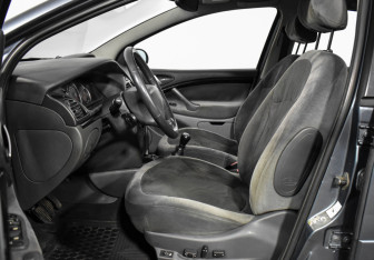 Подержанный автомобиль Citroen C5 Liftback 2006 года (13 фото)