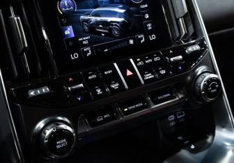 Подержанный автомобиль Lexus LX 2022 года (34 фото)