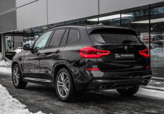Подержанный автомобиль BMW X3 2018 года (7 фото)