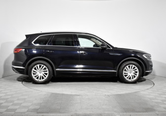 Подержанный автомобиль Volkswagen Touareg 2019 года (4 фото)