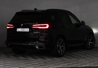 Подержанный автомобиль BMW X5 2019 года (36 фото)
