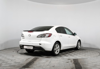 Подержанный автомобиль Mazda 3 Sedan 2011 года (5 фото)