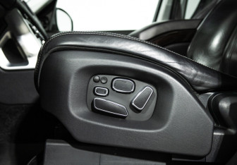 Подержанный автомобиль Land Rover Range Rover 2015 года (18 фото)