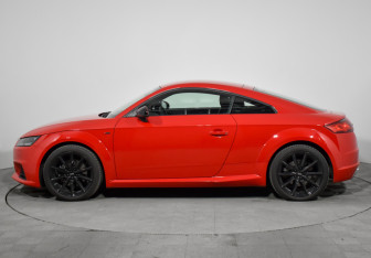 Подержанный автомобиль Audi TT Coupe 2015 года (8 фото)