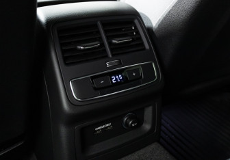 Подержанный автомобиль Audi A4 Sedan 2022 года (20 фото)