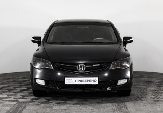 Подержанный автомобиль Honda Civic Sedan 2006 года (2 фото)