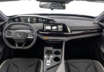 Новый Changan UNI-V 2024 (10 фото)