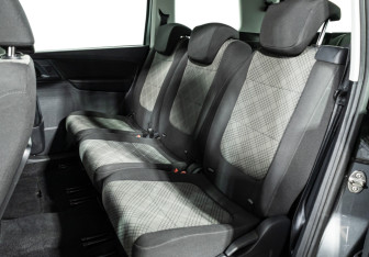 Подержанный автомобиль Volkswagen Sharan 2019 года (10 фото)