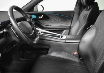 Подержанный автомобиль Exeed RX 2023 года (10 фото)