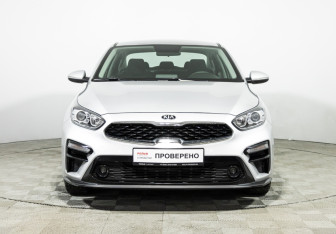 Подержанный автомобиль Kia Cerato Sedan 2019 года (2 фото)