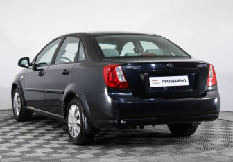 Подержанный автомобиль Daewoo Gentra Sedan 2013 года (7 фото)