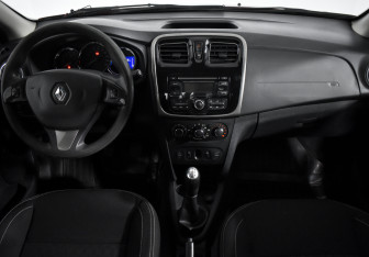 Подержанный автомобиль Renault Logan Sedan 2014 года (15 фото)
