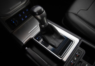 Подержанный автомобиль Toyota Land Cruiser Prado 2021 года (12 фото)