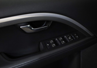 Подержанный автомобиль Volvo XC70 2012 года (22 фото)