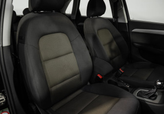 Подержанный автомобиль Audi Q3 2014 года (21 фото)