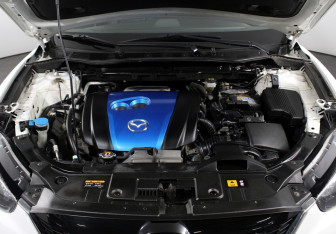 Подержанный автомобиль Mazda CX-5 2013 года (9 фото)