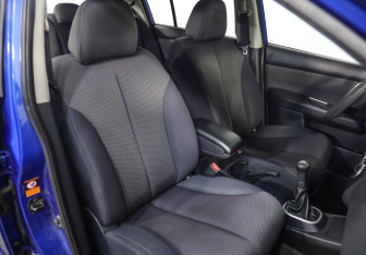 Подержанный автомобиль Nissan Tiida Hatchback 2008 года (17 фото)
