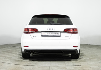 Подержанный автомобиль Audi A3 Hatchback 2016 года (6 фото)