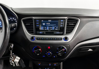 Подержанный автомобиль Hyundai Solaris Sedan 2017 года (17 фото)