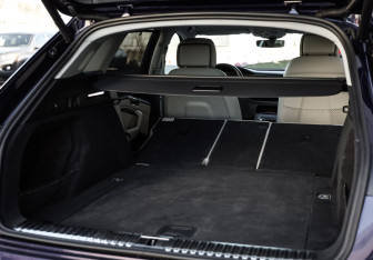 Подержанный автомобиль Audi e-tron 2021 года (38 фото)