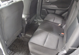 Подержанный автомобиль Mitsubishi Outlander 2015 года (11 фото)