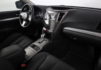 Подержанный автомобиль Subaru Outback Wagon 2012 года (15 фото)