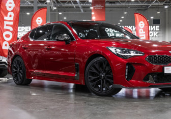 Подержанный автомобиль Kia Stinger 2018 года (6 фото)