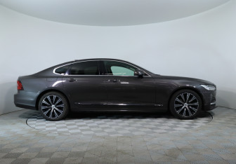 Подержанный автомобиль Volvo S90 2021 года (4 фото)