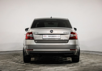 Подержанный автомобиль Skoda Octavia Liftback 2018 года (6 фото)