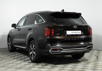 Подержанный автомобиль Kia Sorento 2021 года (7 фото)