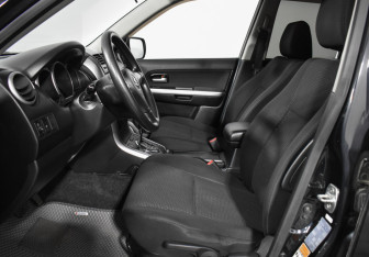 Подержанный автомобиль Suzuki Grand Vitara 2011 года (10 фото)