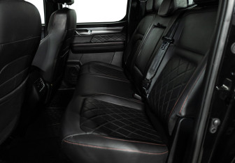 Подержанный автомобиль JAC T9 2024 года (10 фото)
