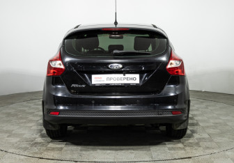 Подержанный автомобиль Ford Focus Hatchback 2013 года (6 фото)