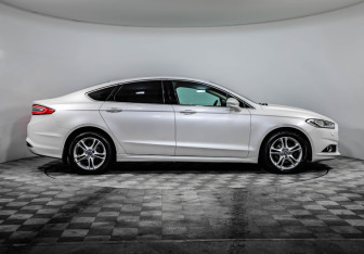 Подержанный автомобиль Ford Mondeo Sedan 2016 года (4 фото)