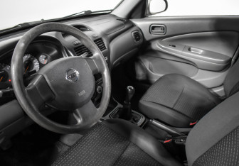 Подержанный автомобиль Nissan Almera Classic 2008 года (9 фото)