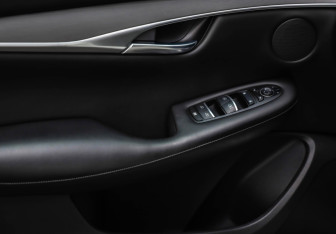 Подержанный автомобиль Infiniti QX50 2018 года (23 фото)