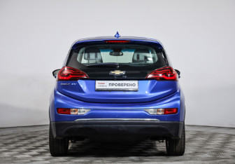 Подержанный автомобиль Chevrolet Bolt 2017 года (6 фото)