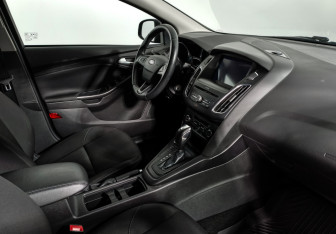 Подержанный автомобиль Ford Focus Sedan 2019 года (13 фото)