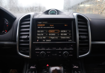 Подержанный автомобиль Porsche Cayenne 2015 года (12 фото)