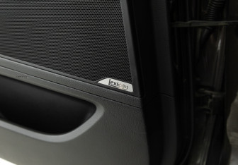 Подержанный автомобиль Hyundai Genesis 2015 года (25 фото)