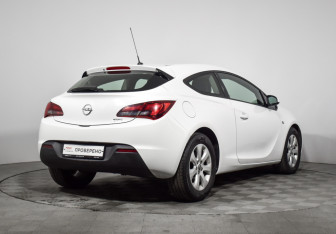 Подержанный автомобиль Opel Astra Hatchback 2014 года (5 фото)