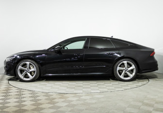 Подержанный автомобиль Audi A7 2018 года (8 фото)